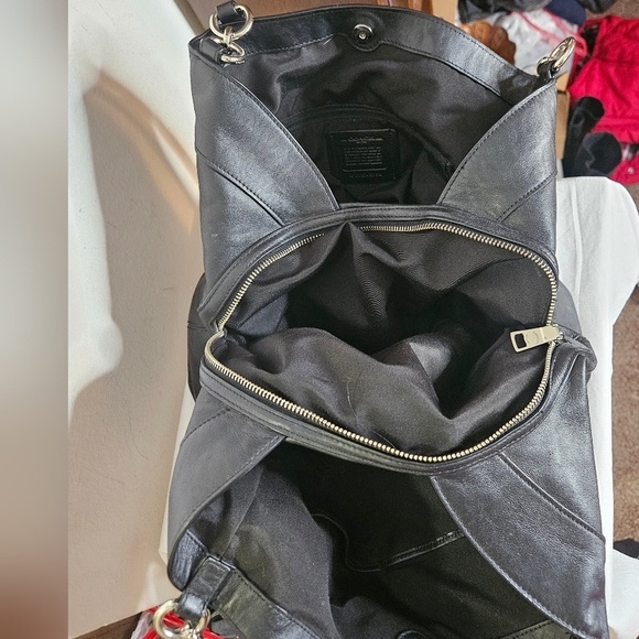 Coach Neverfull bag!!! THIS PURSE HAS SO MANY POCKETS YOU WONT KNOW WHAT TO DO - Picture 9 of 12